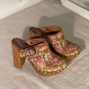 Rare Jeffrey Campbell Woodies Platform Clog, Suede Floral Roses, Size 8 (39)
